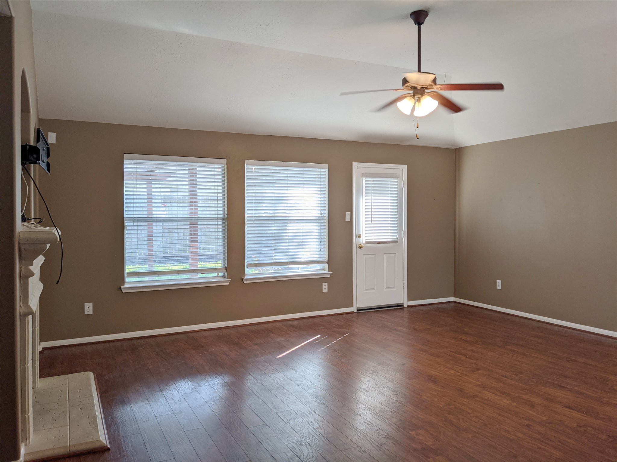 3018 Rancher Hollow Court Manvel, TX 77578 - Photo 4 of 16