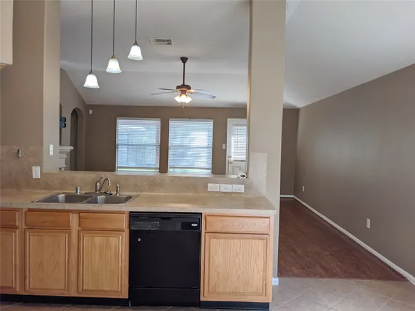 $2,075 | 3018 Rancher Hollow Court, Manvel, TX 77578