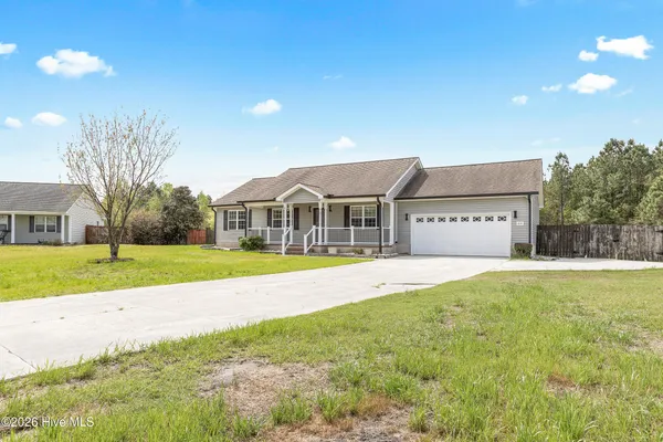 $2,000 | 214 Tall Tree Court, Maysville, NC 28555
