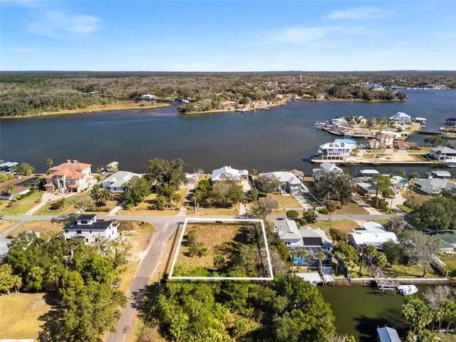 $275,000 | 2262 North Watersedge Drive, Crystal River, FL 34429