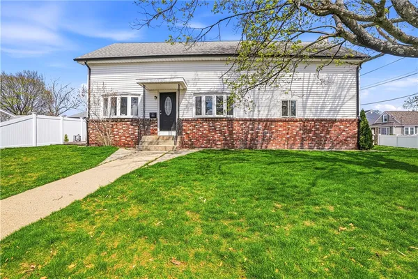 $520,000 | 353 High Street, Cumberland, RI 02864