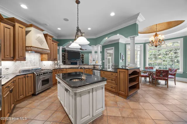 $1,250,000 | 516 Chesapeake Place, Greenville, NC 27858