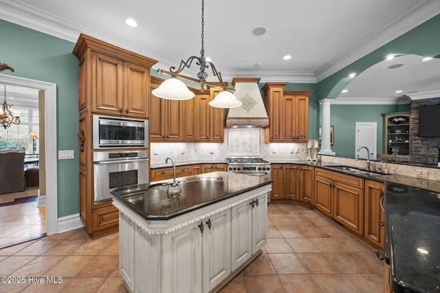 $1,250,000 | 516 Chesapeake Place, Greenville, NC 27858