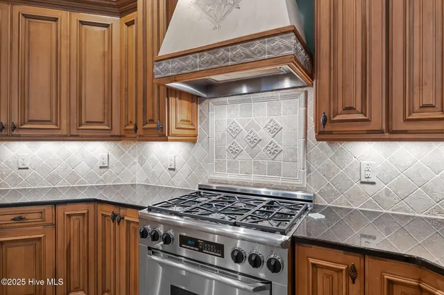 $1,250,000 | 516 Chesapeake Place, Greenville, NC 27858