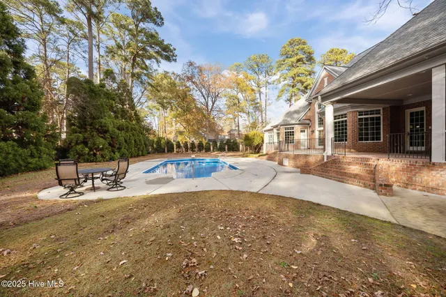 $1,250,000 | 516 Chesapeake Place, Greenville, NC 27858