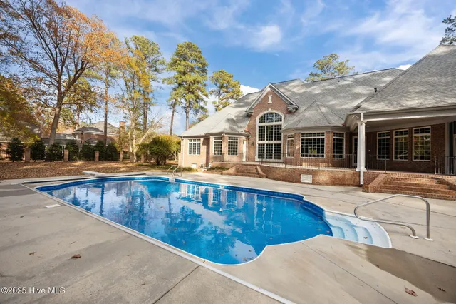 $1,250,000 | 516 Chesapeake Place, Greenville, NC 27858