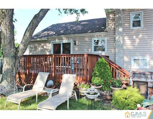 2 Wilshire Road Edison, NJ 08817 - Photo 15 of 20 Gallery Image 15