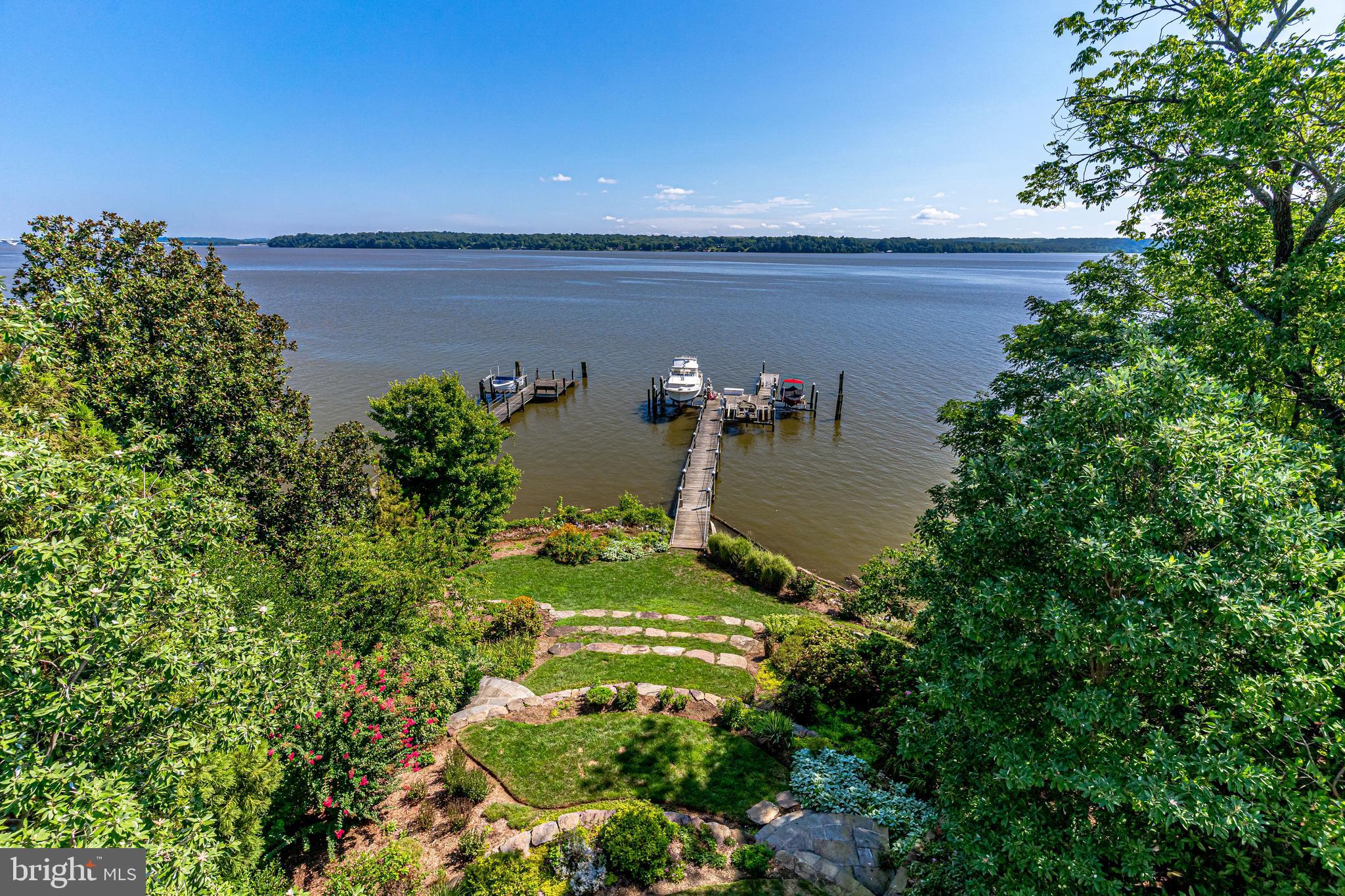 7801 Southdown Road Alexandria, VA 22308 - Photo 3 of 46 Private dock on the Potomac
