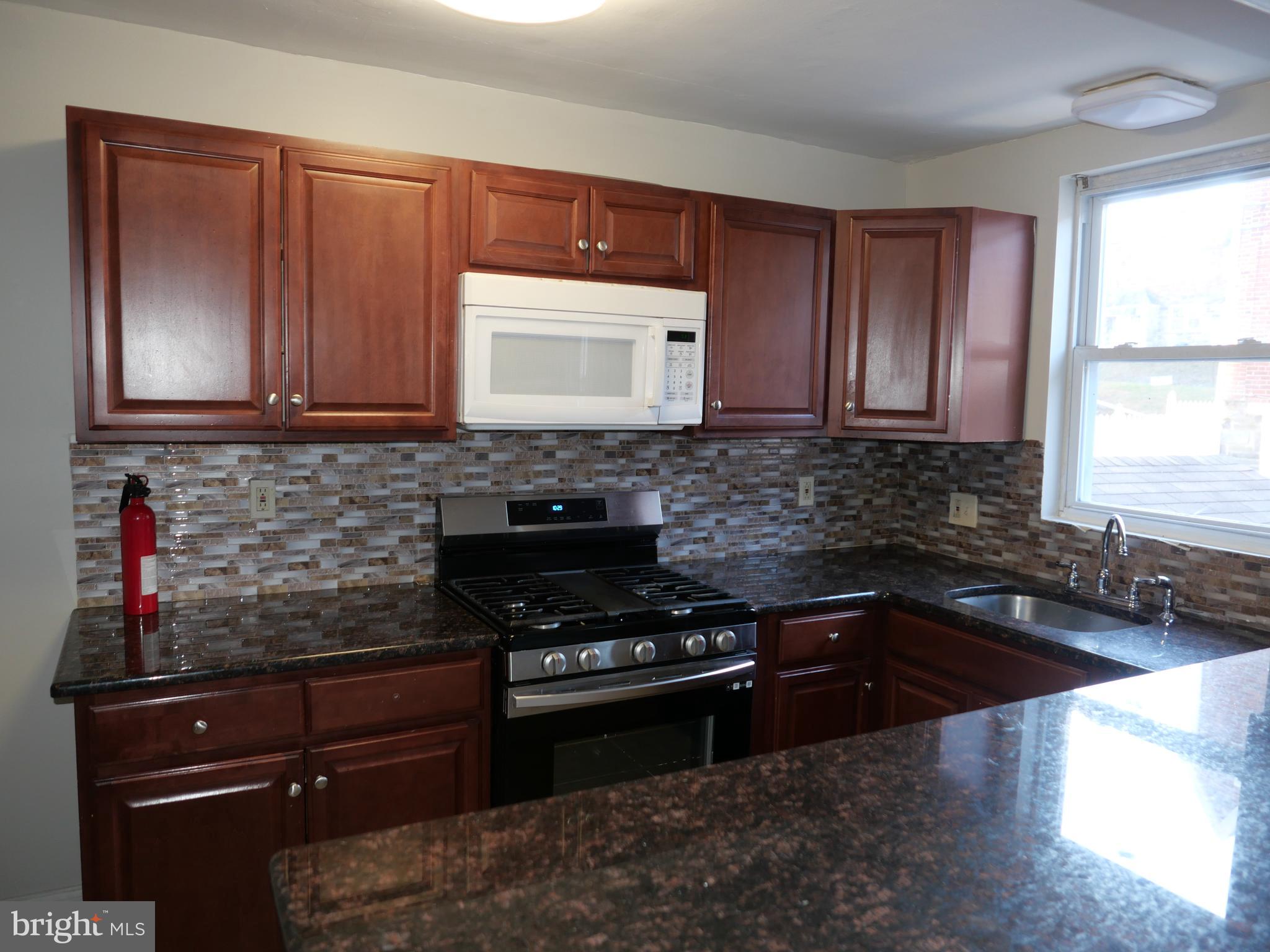 240 Barclay Road Upper Darby, PA 19082 - Photo 6 of 24 Kitchen