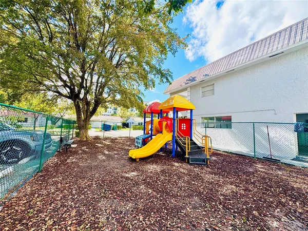 a view of park with entertaining space