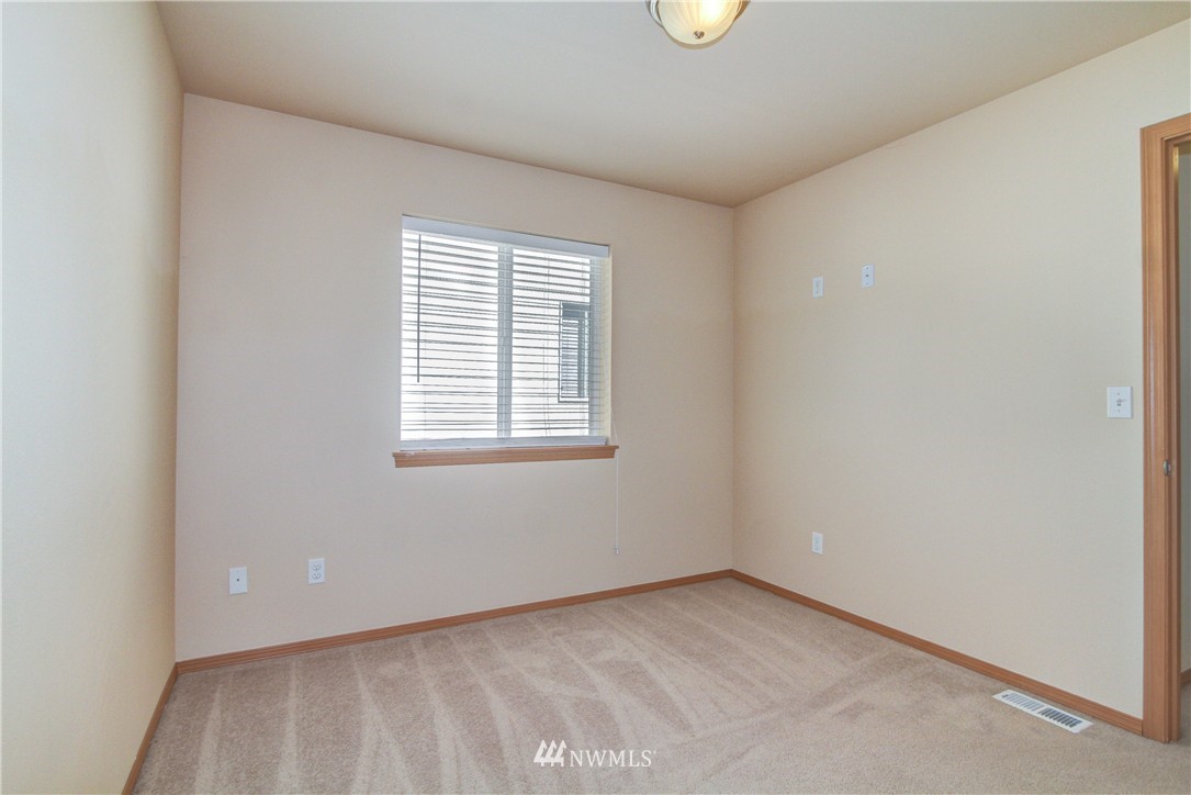 204 195th Place Southwest Bothell, WA 98012 - Photo 12 of 16