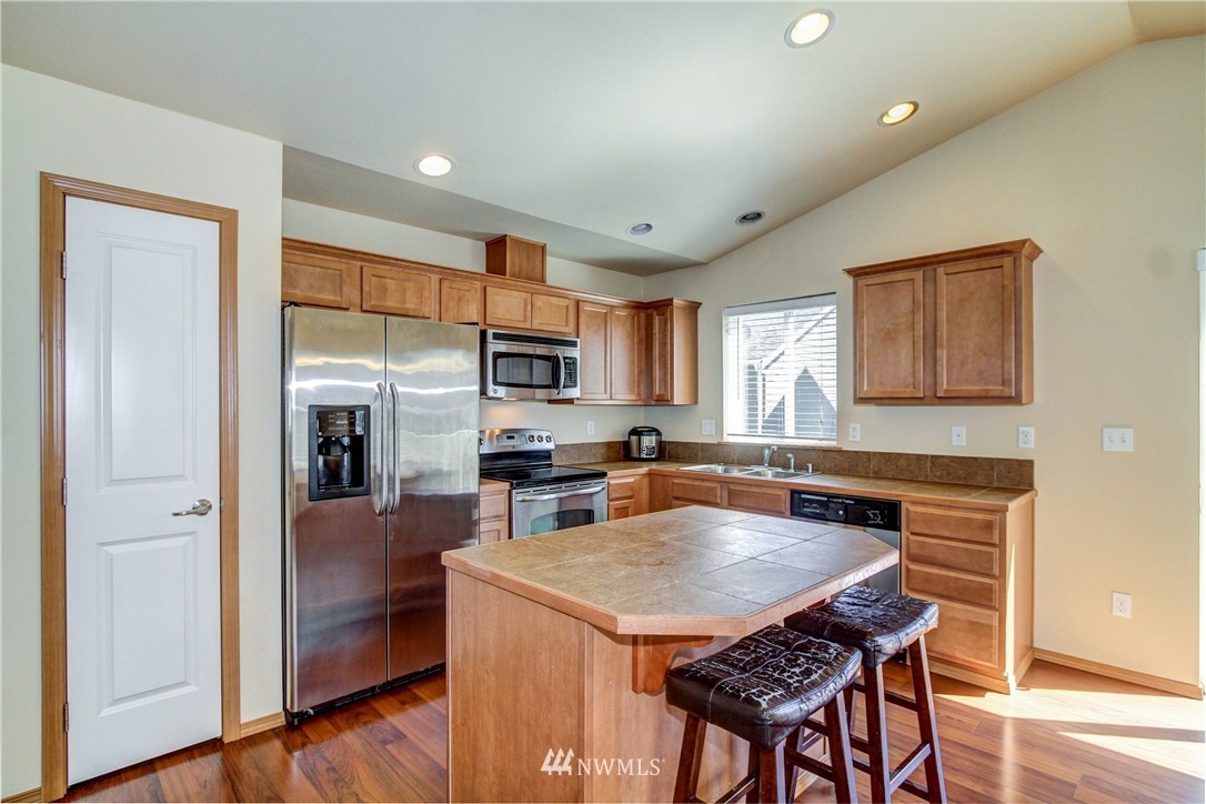 204 195th Place Southwest Bothell, WA 98012 - Photo 6 of 16