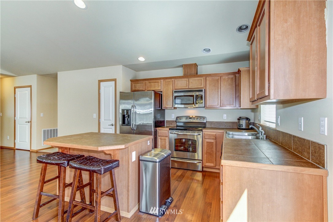 204 195th Place Southwest Bothell, WA 98012 - Photo 7 of 16