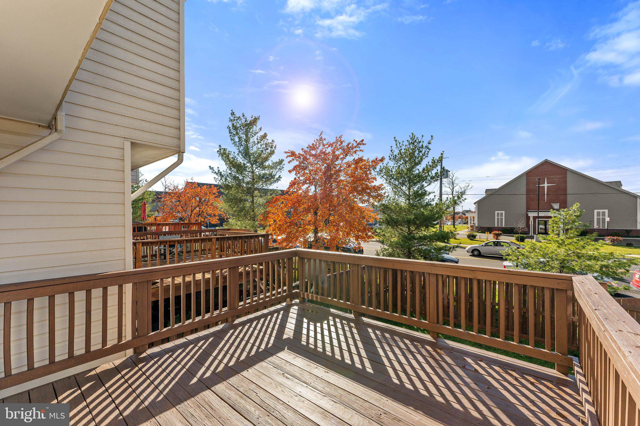 45304 Gable Square Sterling, VA 20164 - Photo 11 of 28 Large deck overlooks fenced backyard!