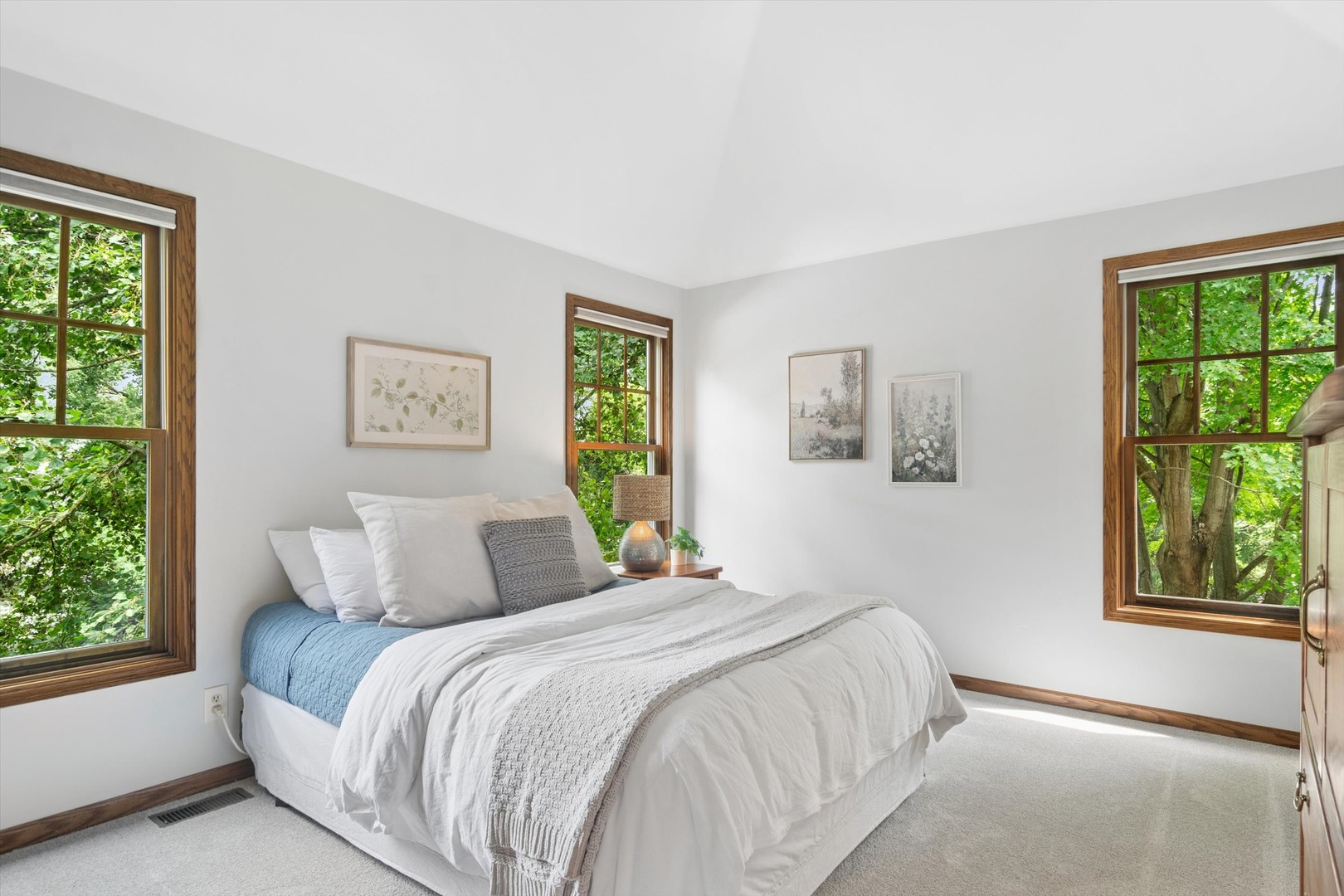 5617 Winding Road Crystal Lake, IL 60014 - Photo 17 of 53 Gallery Image 17