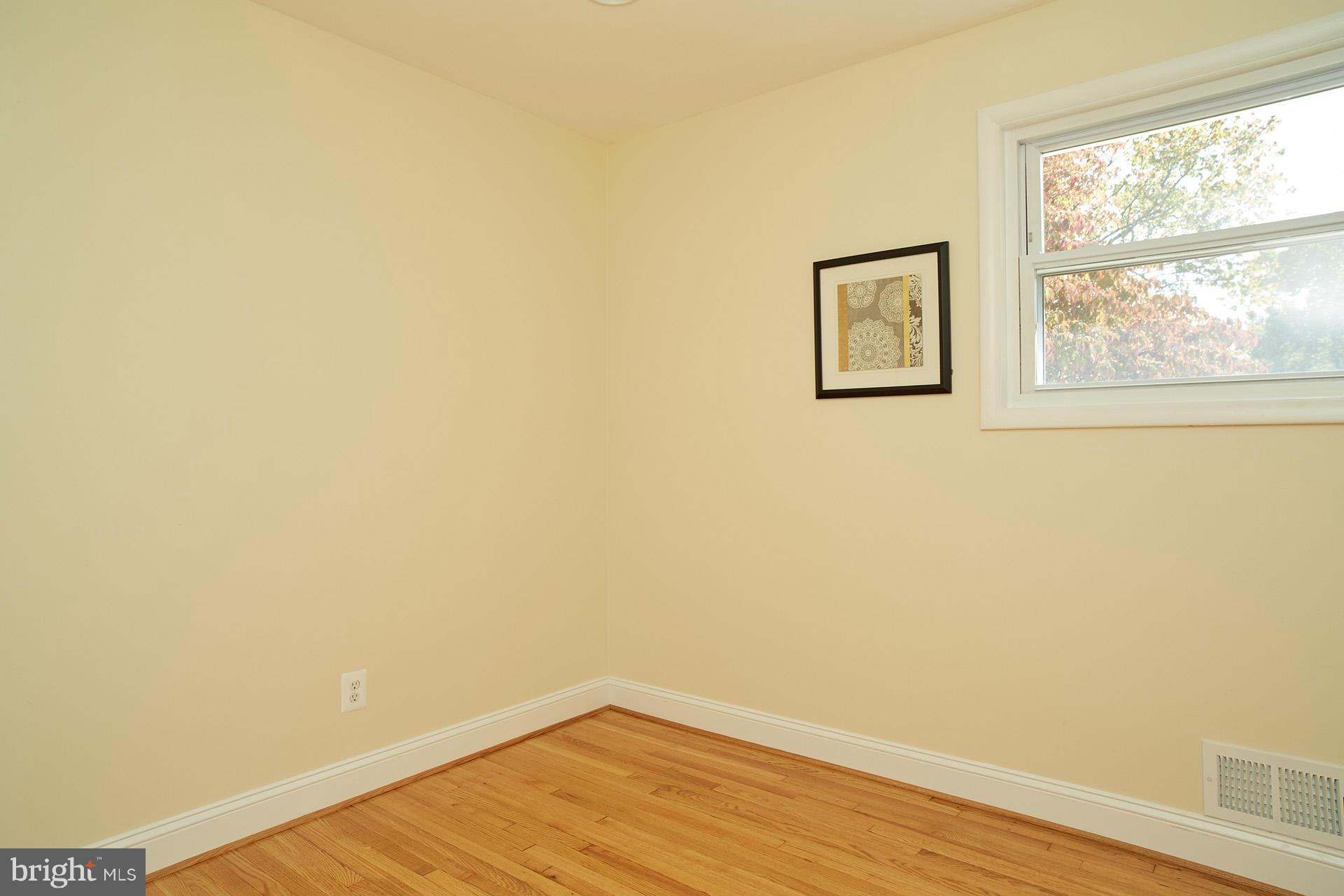 420 Torrington Place Silver Spring, MD 20901 - Photo 13 of 30 Bedroom