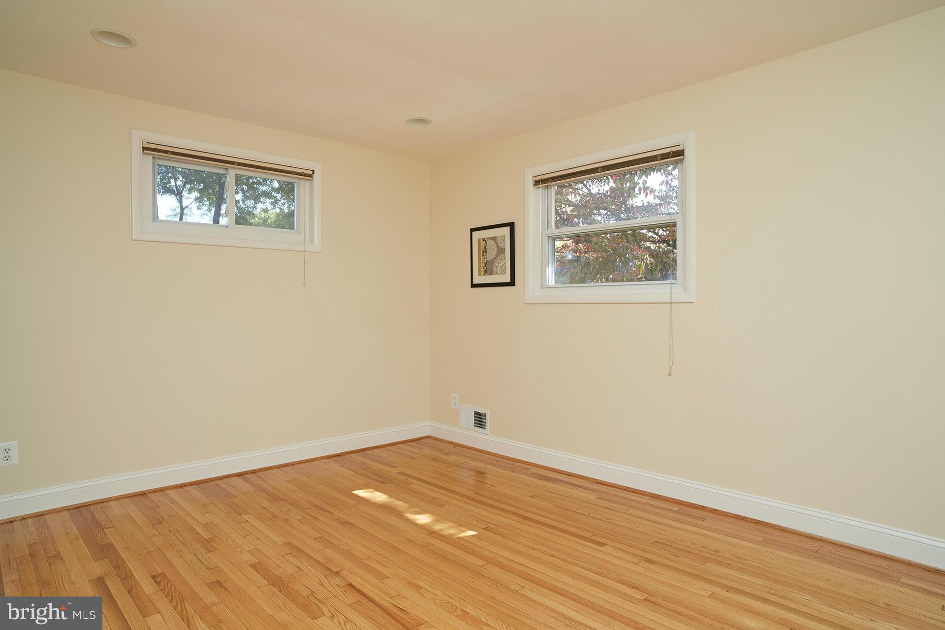 420 Torrington Place Silver Spring, MD 20901 - Photo 15 of 30 Bedroom