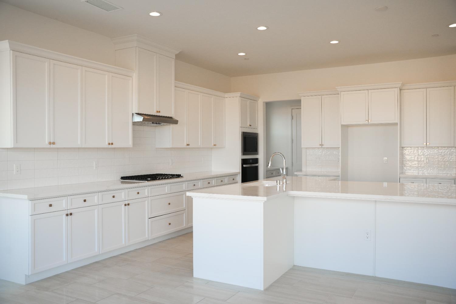 4124 Blackfish Road Madera, CA 93636 - Photo 7 of 53 Gallery Image 7