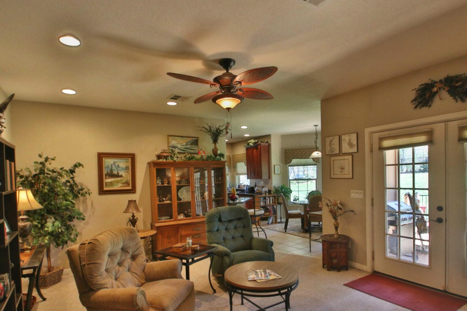 921 North Old Stage Road Cave Junction, OR 97523 - Photo 18 of 37 18-Living Room(2)