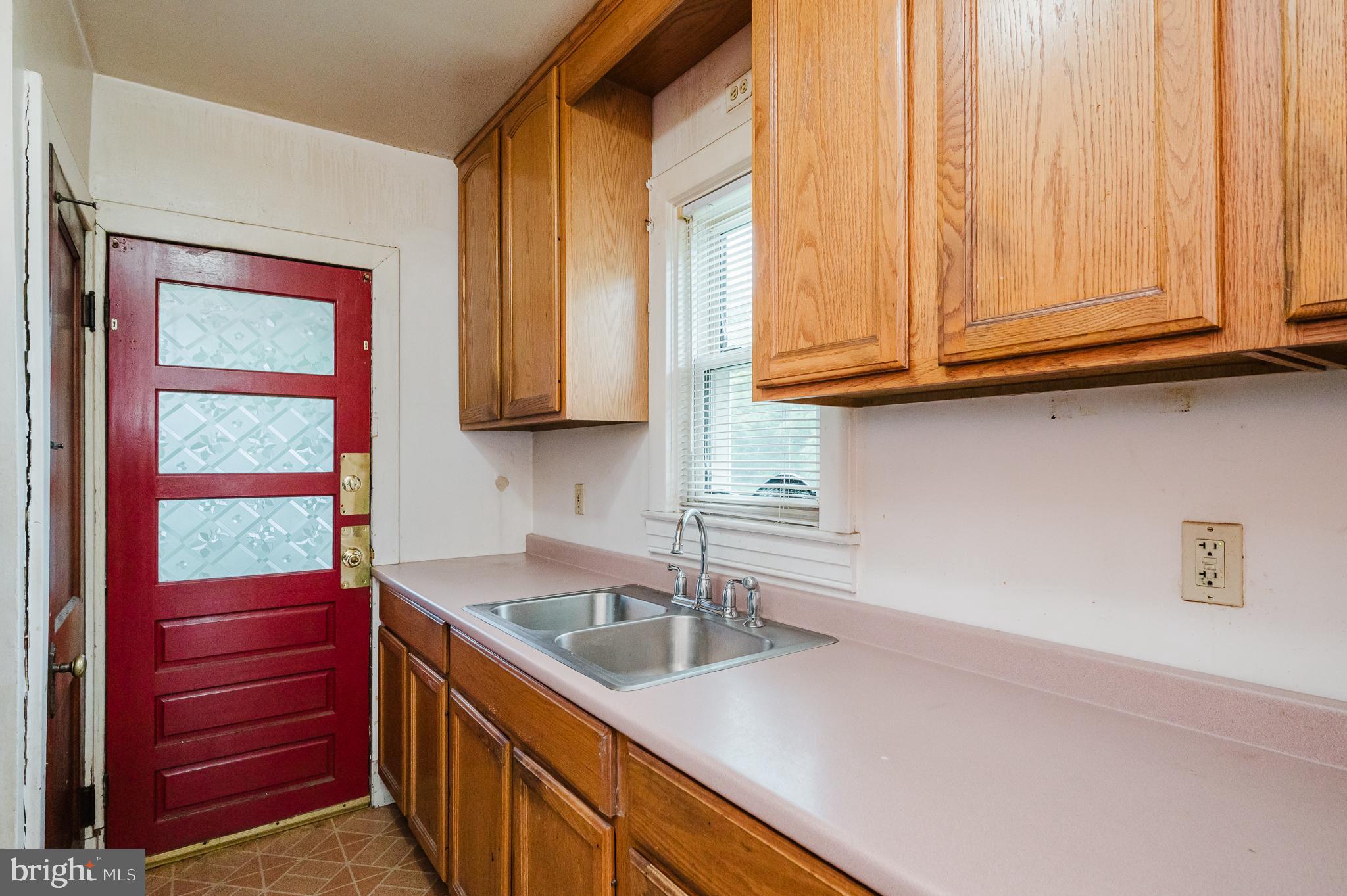 501 Middle River Road Baltimore, MD 21220 - Photo 11 of 39