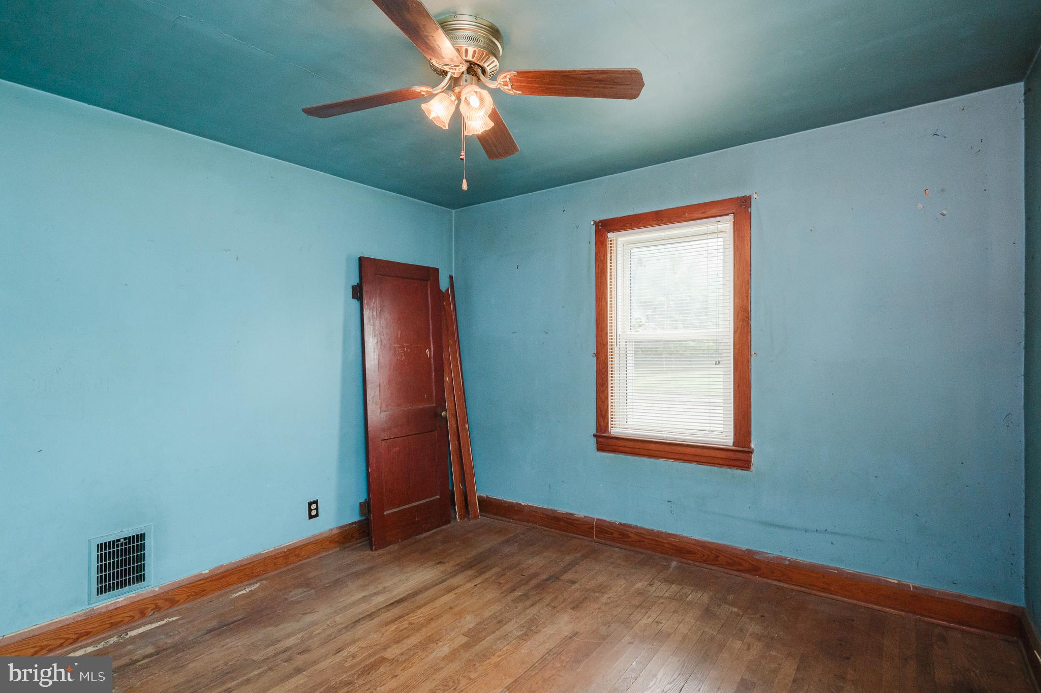 501 Middle River Road Baltimore, MD 21220 - Photo 17 of 39