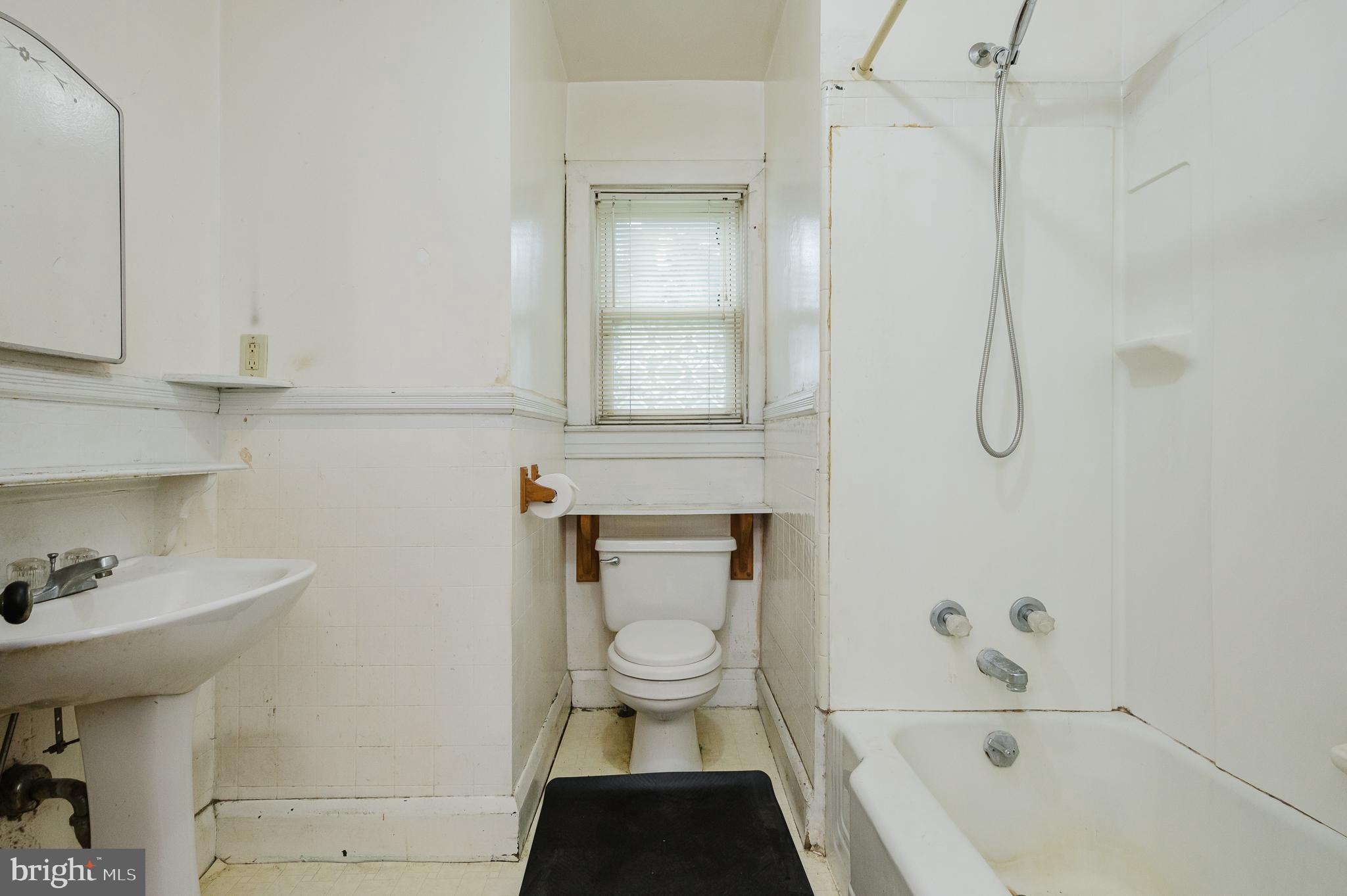 501 Middle River Road Baltimore, MD 21220 - Photo 20 of 39