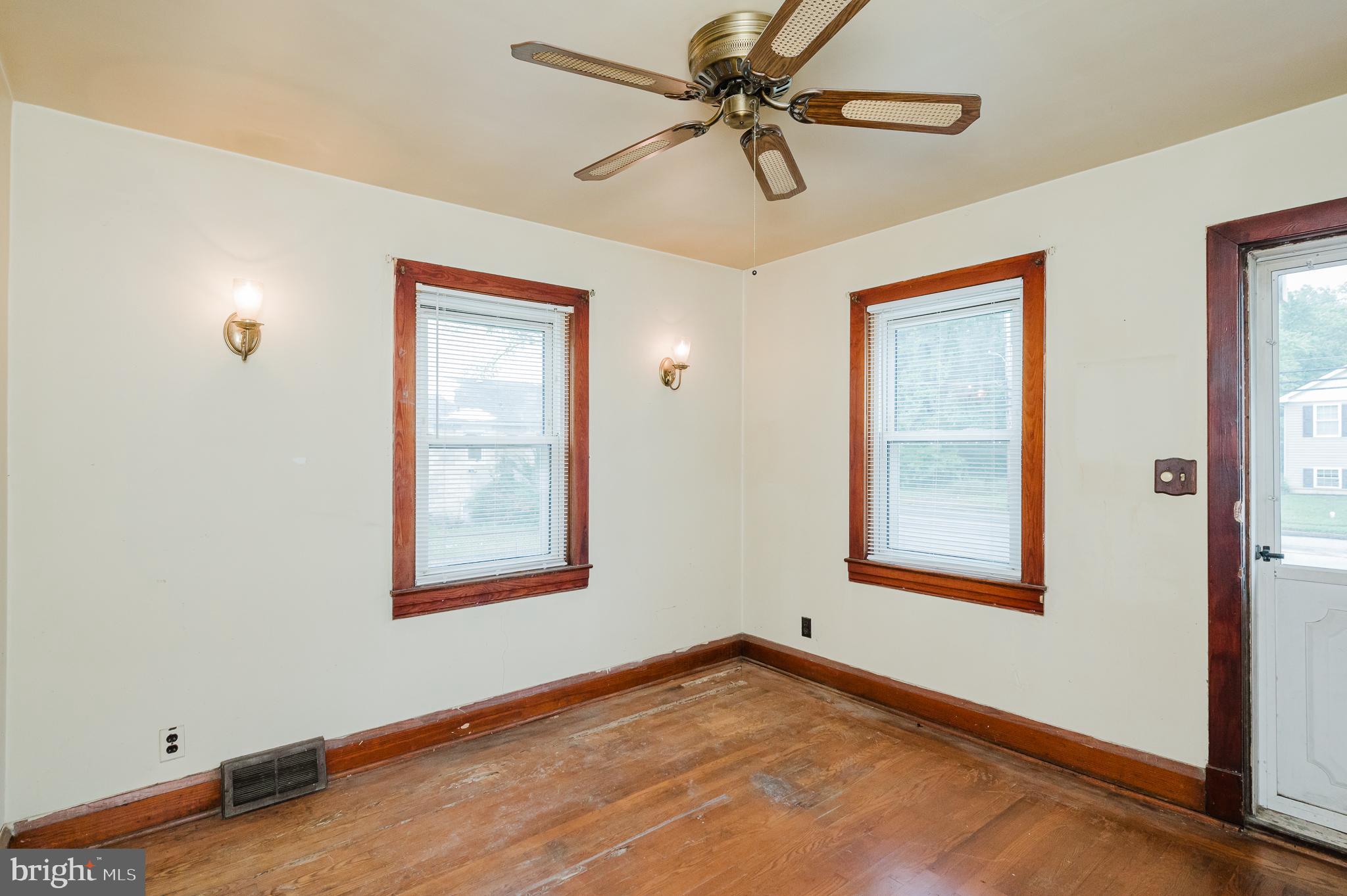 501 Middle River Road Baltimore, MD 21220 - Photo 6 of 39