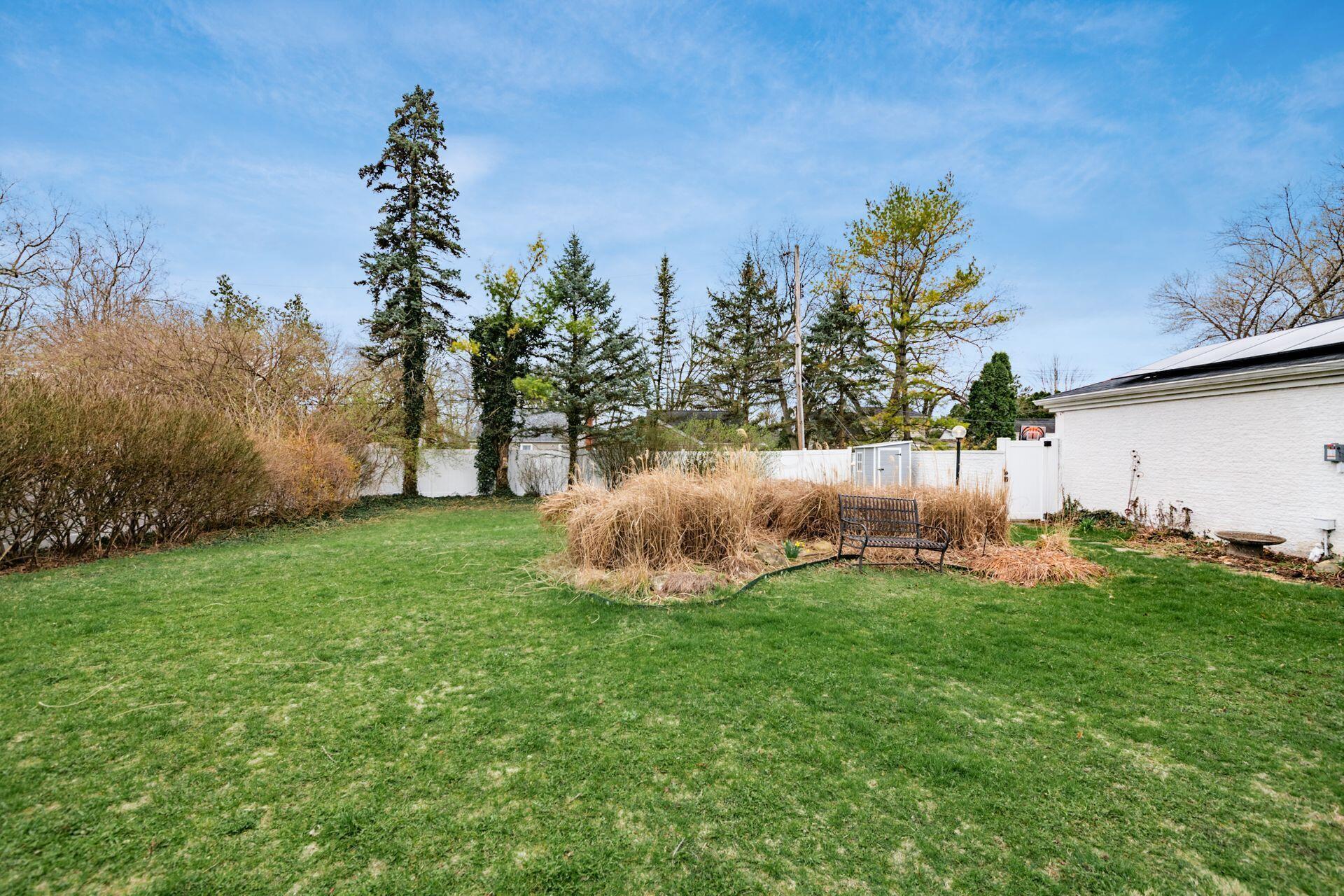 2177 Oakmount Road Columbus, OH 43221 - Photo 28 of 34 081_146fd_L 2177 Oakmount 029