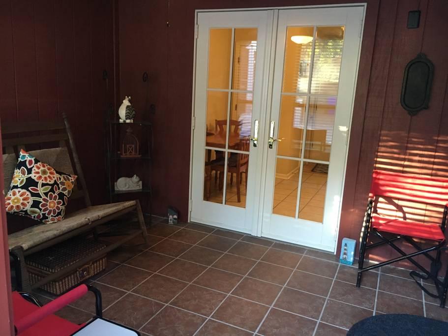 1391 Camp Road, Unit B Charleston, SC 29412 - Photo 8 of 10 5c8765da-5351-48e8-ba13-8a8ee81201b2