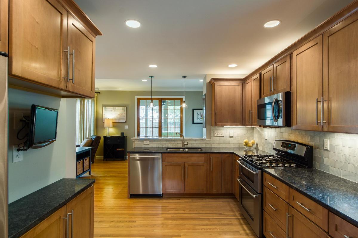 2011 Beverly Road Columbus, OH 43221 - Photo 17 of 30 Gallery Image 17
