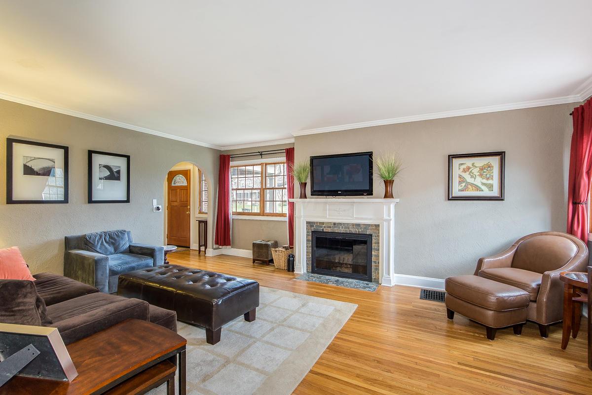 2011 Beverly Road Columbus, OH 43221 - Photo 8 of 30 Gallery Image 8