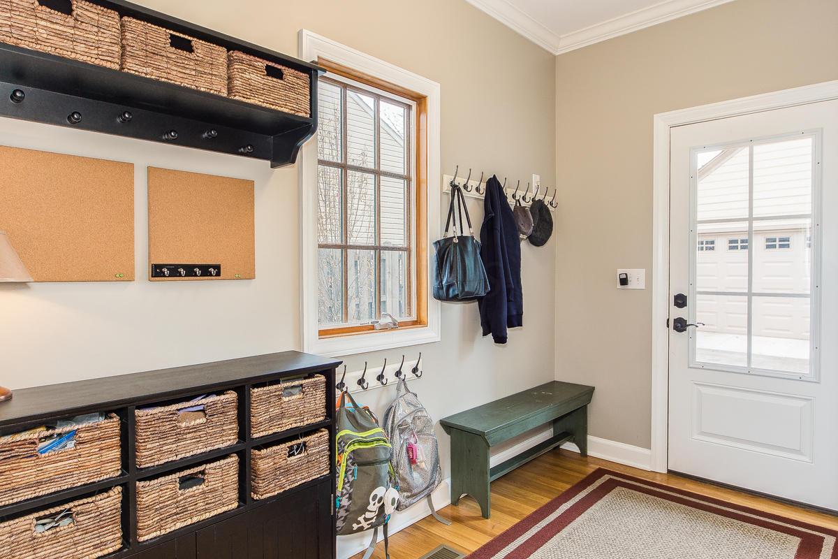 2011 Beverly Road Columbus, OH 43221 - Photo 9 of 30 Gallery Image 9