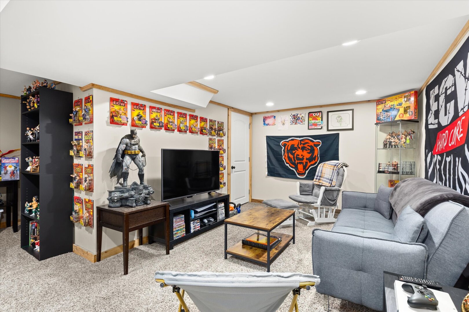 742 Chambers Street Ottawa, IL 61350 - Photo 29 of 39 a living room with furniture and a flat screen tv