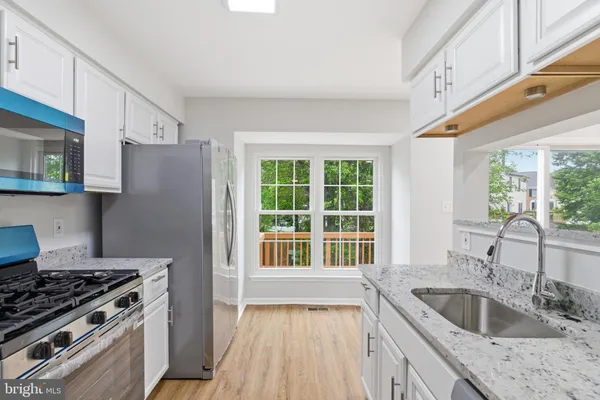 $575,000 | 22009 Guilford Station Terrace, Sterling, VA 20166