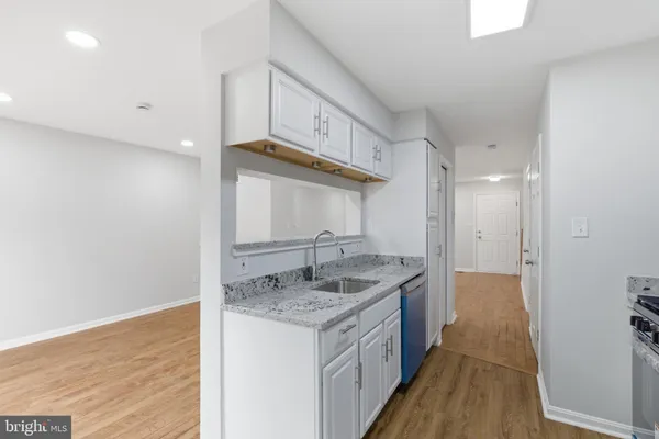 $575,000 | 22009 Guilford Station Terrace, Sterling, VA 20166