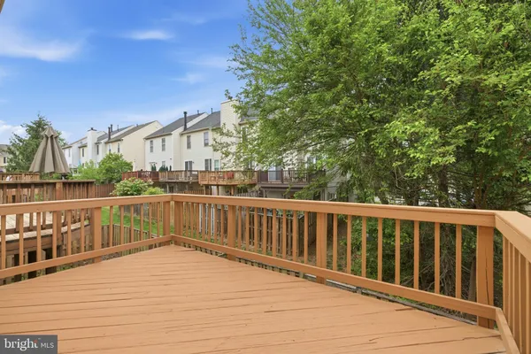 $575,000 | 22009 Guilford Station Terrace, Sterling, VA 20166