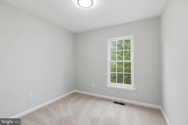 $575,000 | 22009 Guilford Station Terrace, Sterling, VA 20166