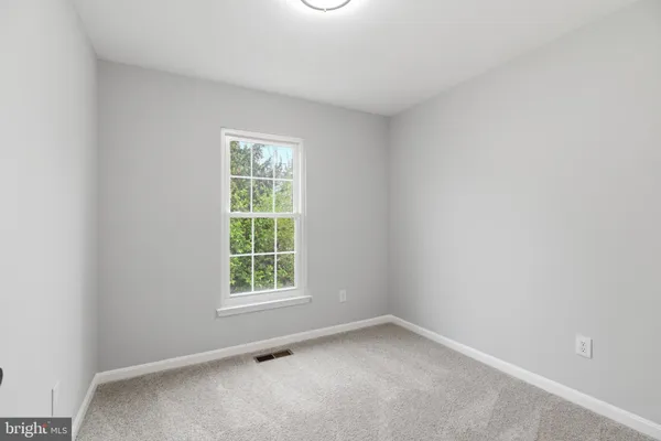 $575,000 | 22009 Guilford Station Terrace, Sterling, VA 20166