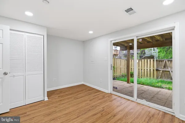 $575,000 | 22009 Guilford Station Terrace, Sterling, VA 20166
