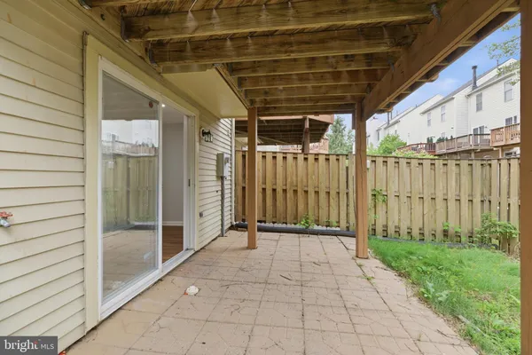 $575,000 | 22009 Guilford Station Terrace, Sterling, VA 20166