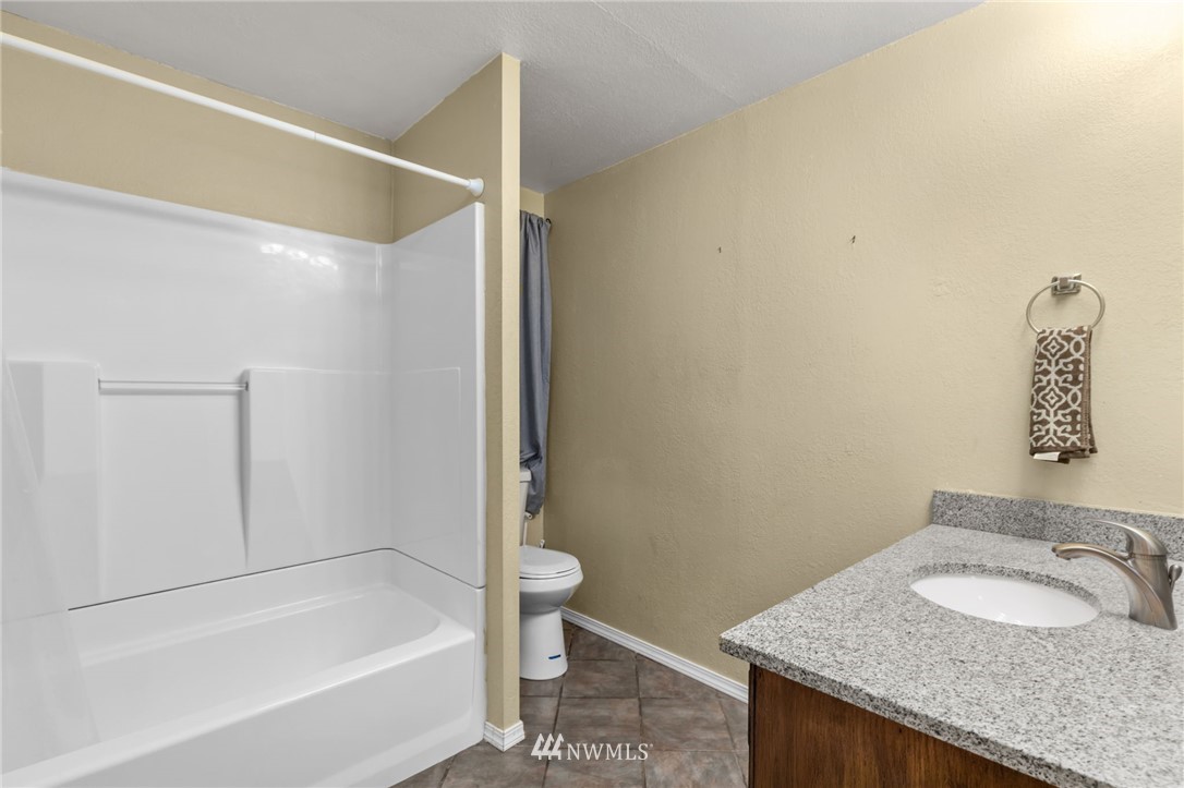 4405 Southwest County Line Road Port Orchard, WA 98367 - Photo 27 of 33 Gallery Image 27