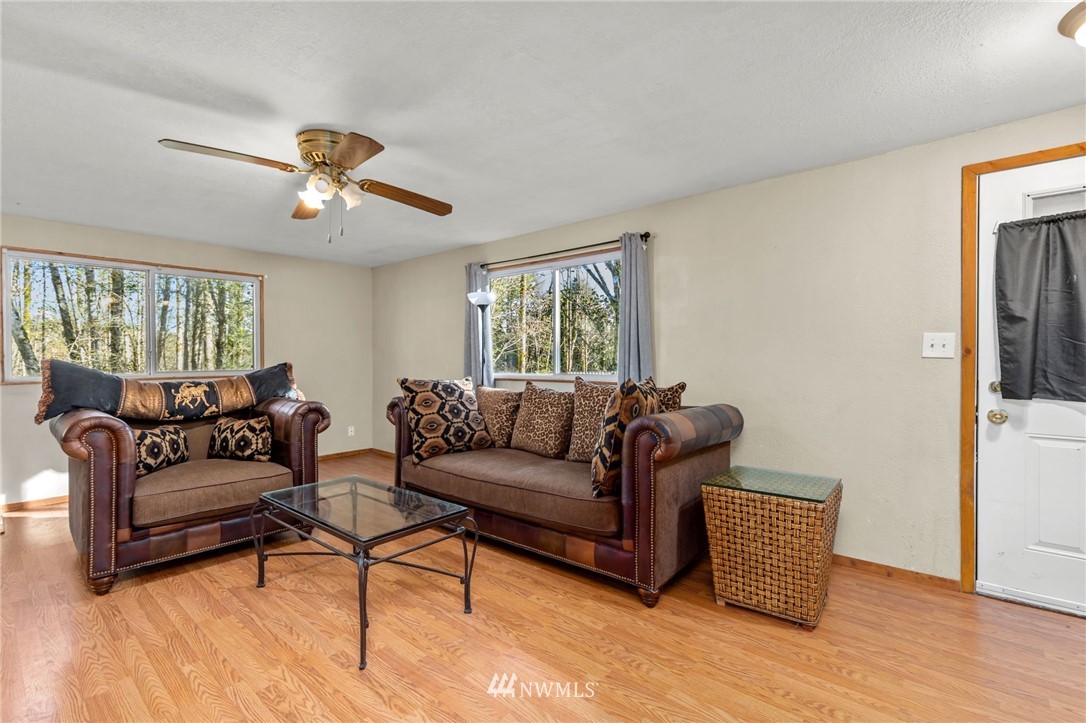 4405 Southwest County Line Road Port Orchard, WA 98367 - Photo 4 of 33 Gallery Image 4