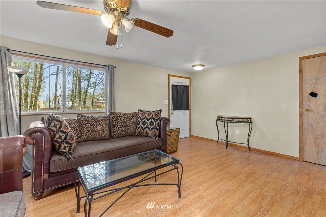 4405 Southwest County Line Road Port Orchard, WA 98367 - Photo 6 of 33 Gallery Image 6