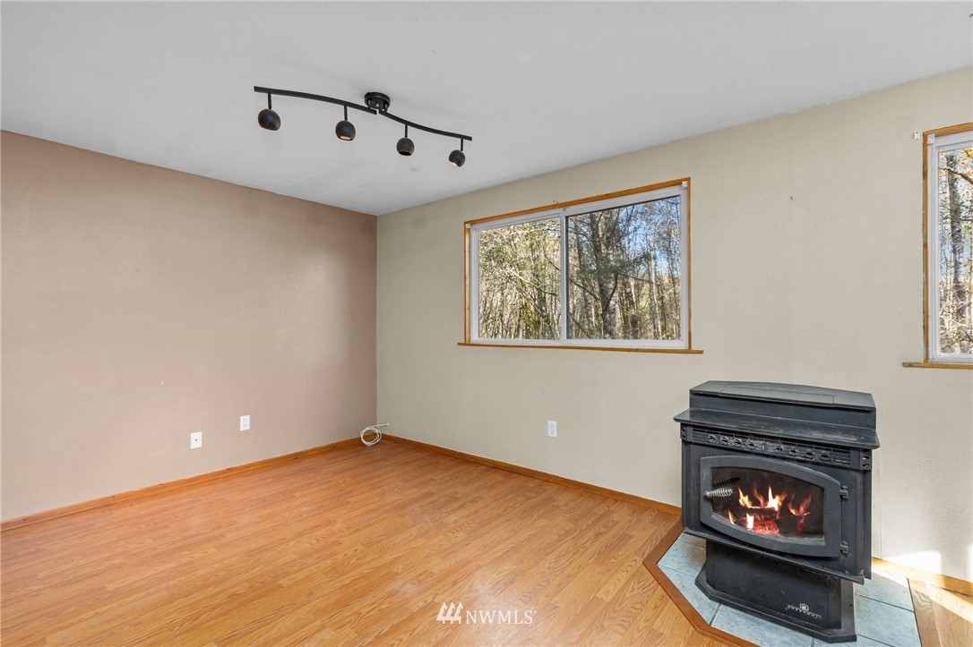 4405 Southwest County Line Road Port Orchard, WA 98367 - Photo 7 of 33 Gallery Image 7