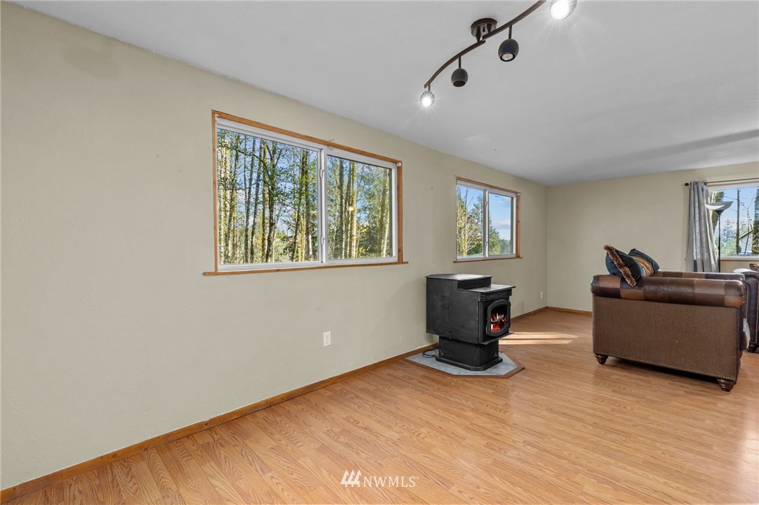 4405 Southwest County Line Road Port Orchard, WA 98367 - Photo 8 of 33 Gallery Image 8