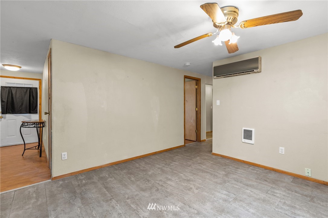 4405 Southwest County Line Road Port Orchard, WA 98367 - Photo 10 of 33 Gallery Image 10