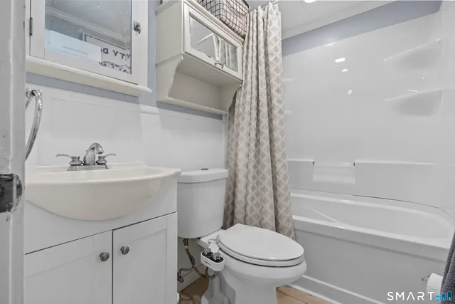 $480,000 | 420 Halladay Avenue West, Suffield, CT 06078