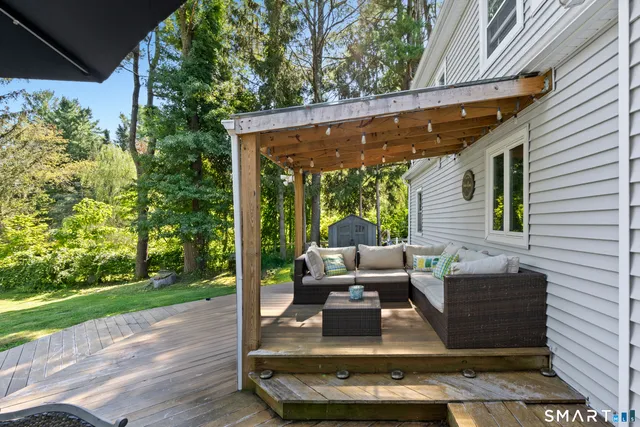 $480,000 | 420 Halladay Avenue West, Suffield, CT 06078