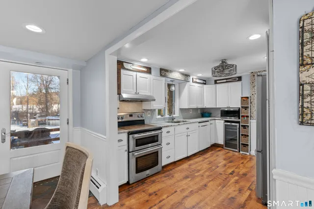 $480,000 | 420 Halladay Avenue West, Suffield, CT 06078