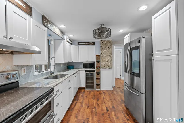 $480,000 | 420 Halladay Avenue West, Suffield, CT 06078